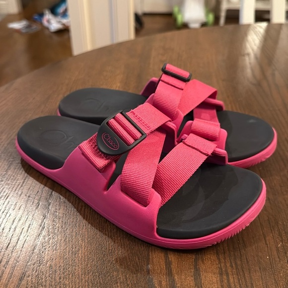 Chaco Shoes - EUC Chaco Chillios Magenta Pink Slides Women’s Sz 7